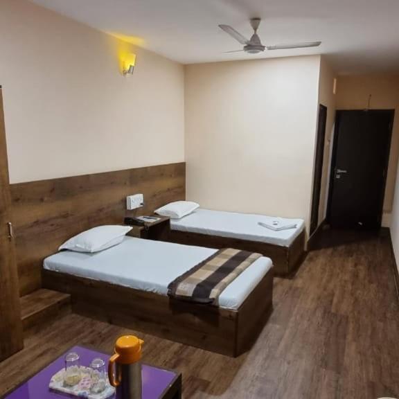 Hotel Flamingo Gandhidham Luaran gambar